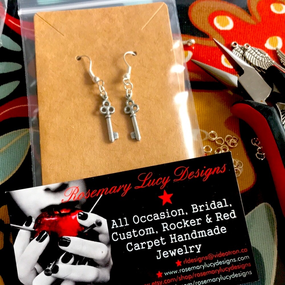 5/$30key to my heart earrings